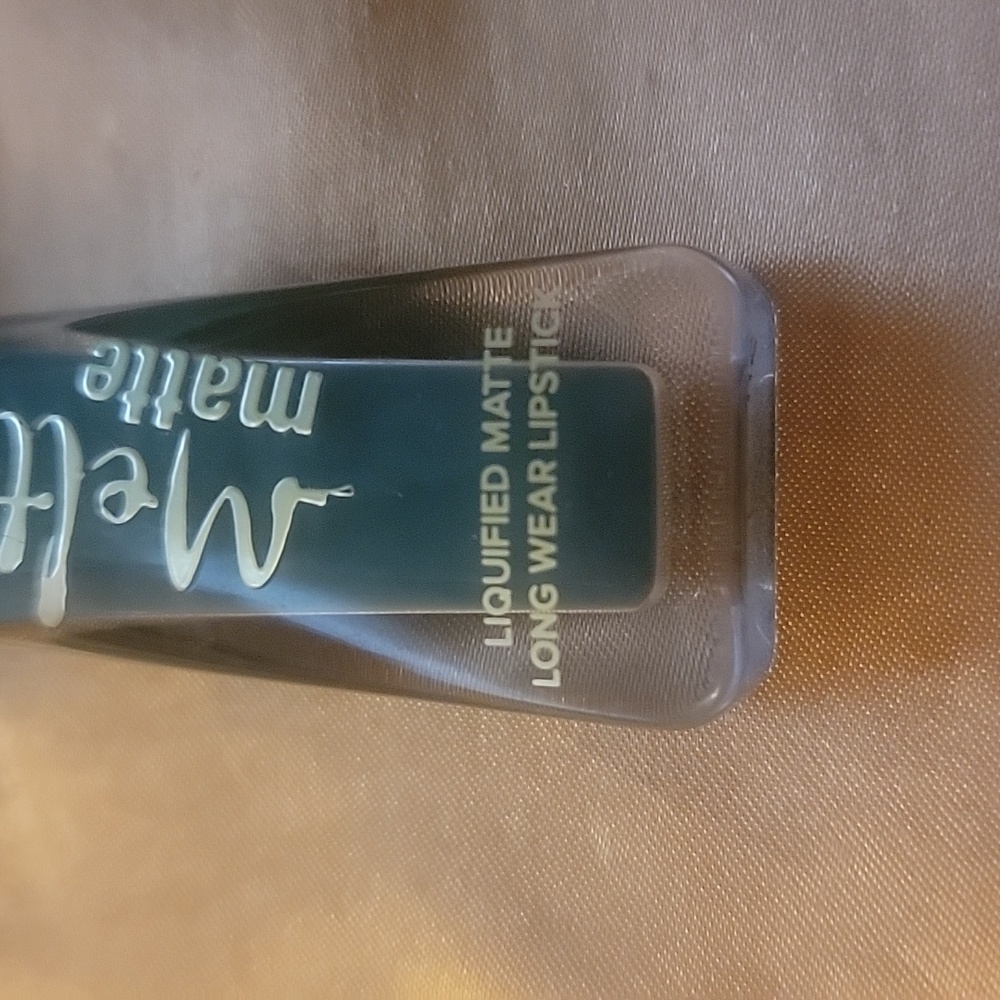 SWATCHED Too Faced Melted Matte Liquified Longwear Lipstick WICKED - Picture 3 of 4